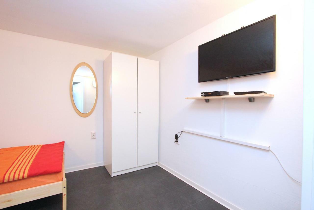 Privat-Souterrain-Apartment Hannover Bagian luar foto