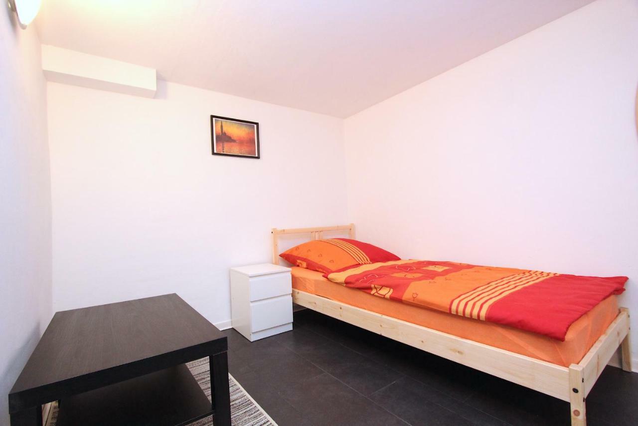 Privat-Souterrain-Apartment Hannover Bagian luar foto